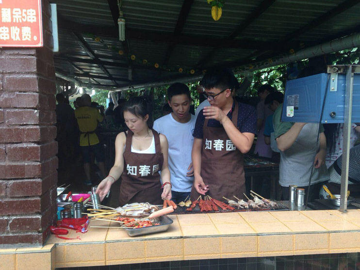 成都網站建設團隊烤肉現場